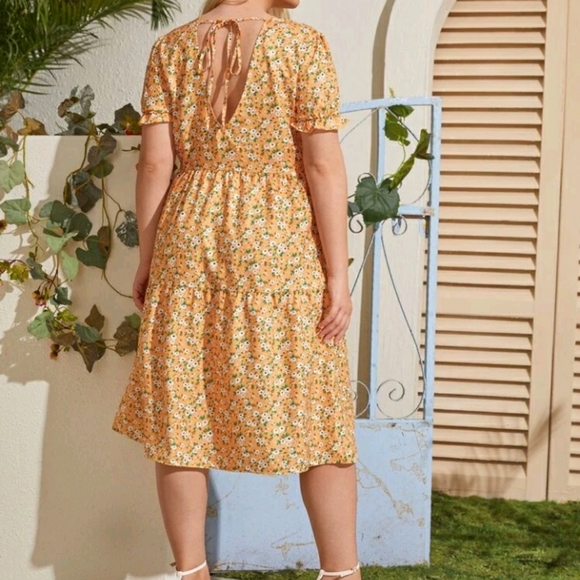 NWT Plus Tie Back Floral Dress - Picture 2 of 11